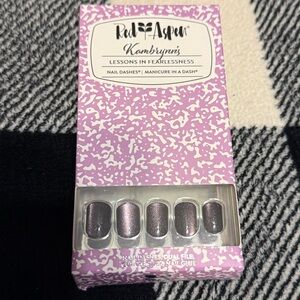 Red Aspen Nail Dashes